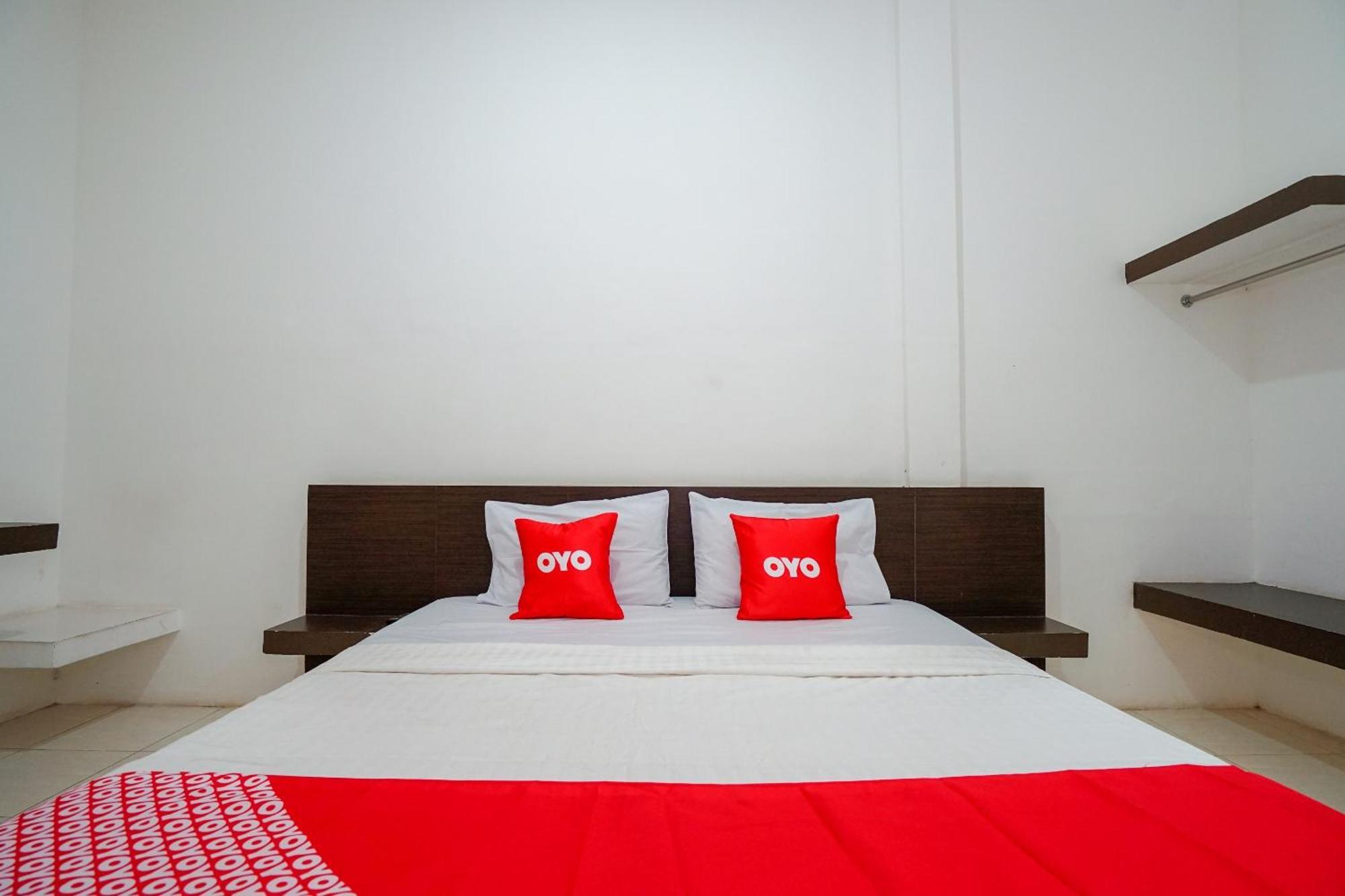 Super Oyo 1868 Penginapan Sekip Palembang Eksteriør bilde