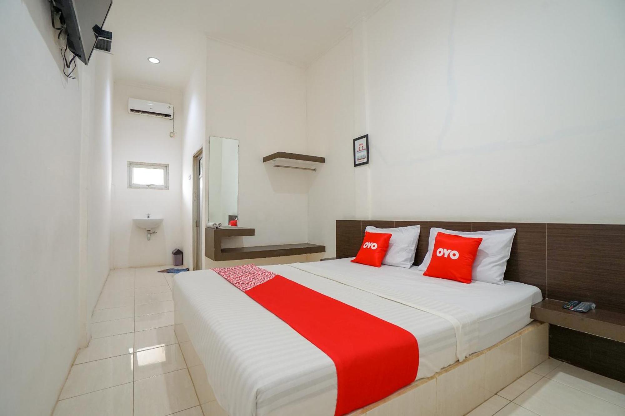 Super Oyo 1868 Penginapan Sekip Palembang Eksteriør bilde